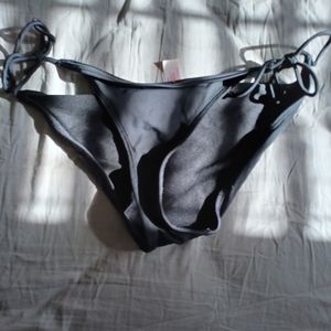 black bikini bottoms